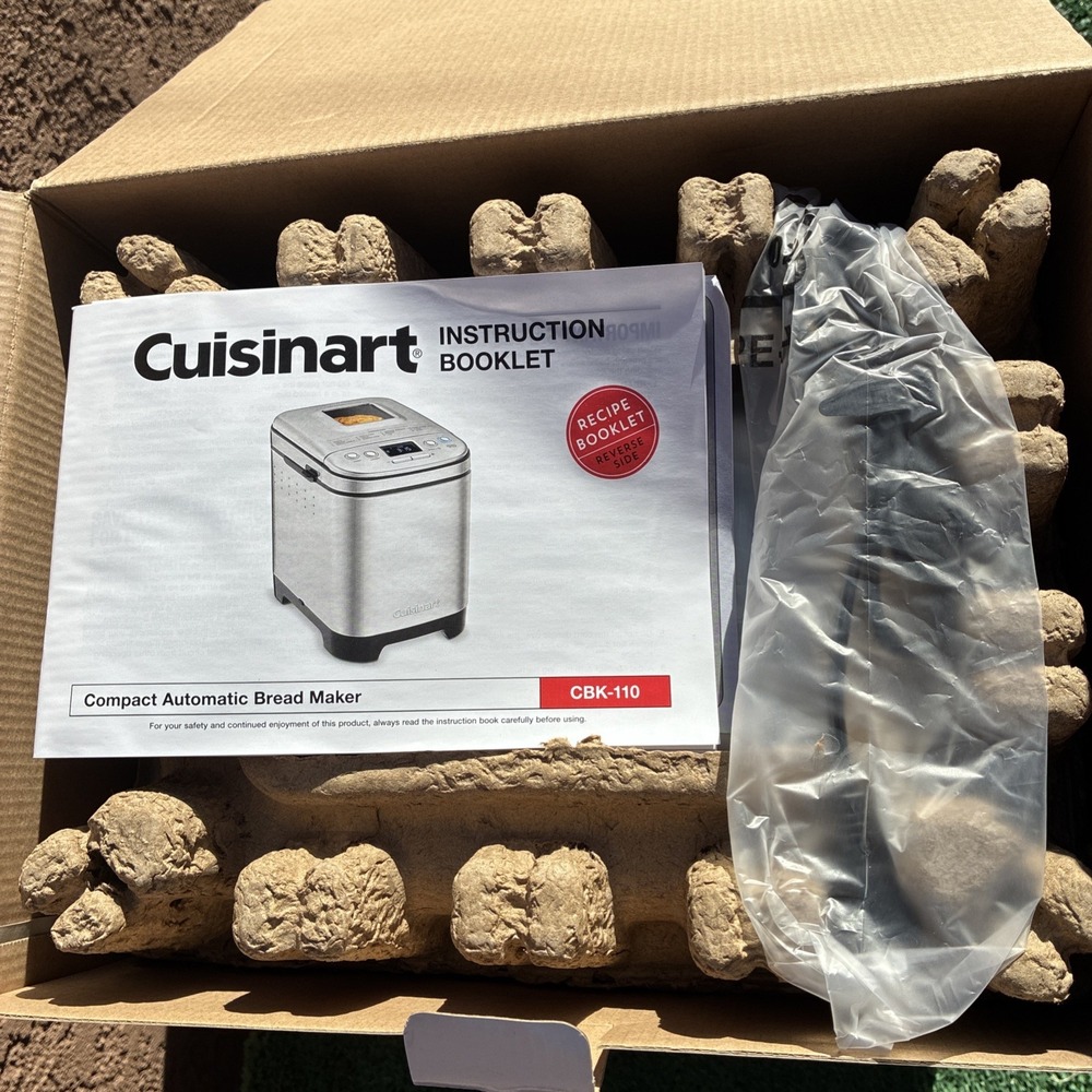 Cuisinart CBK-110 Bread Maker Silver-New - Picture 2 of 5
